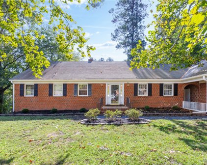 811 Forestview Drive, Colonial Heights