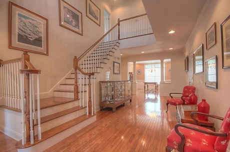 405 Barroway Lane - Foyer