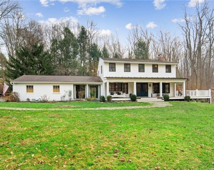 8 Maclean Drive, Pound Ridge