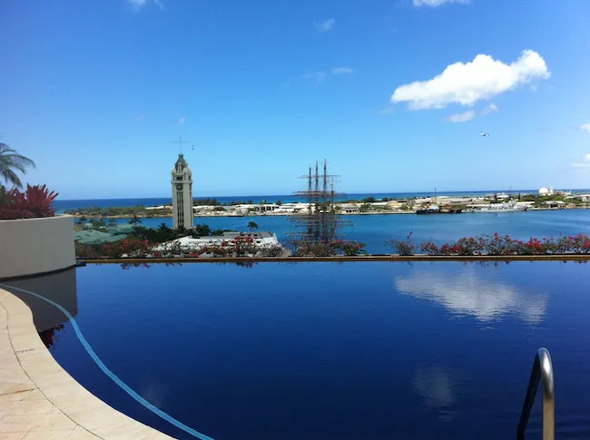 Harbor Court Infinity Pool