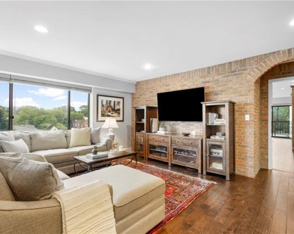24 Ray Place Unit #1-1, Scarsdale