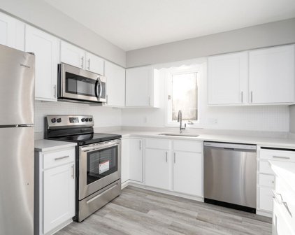 8961 Darnel Road, Eden Prairie