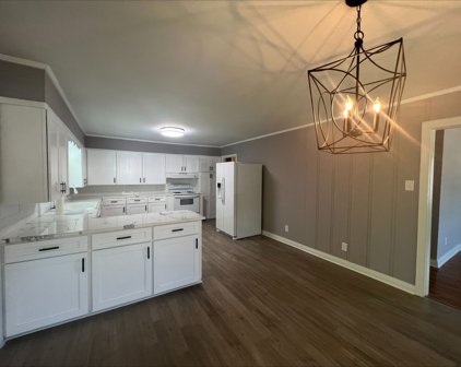 702 N Main St, Mount Pleasant