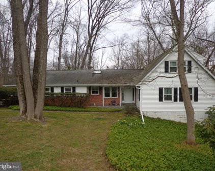 102 Chipmunk Ln, Media