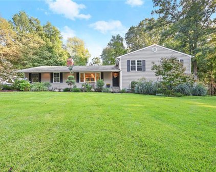 107 Horseshoe Hill Road, Pound Ridge