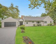 89 Farm Road, Briarcliff Manor image