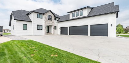 3305 Bay Shore Bend SE, Mandan