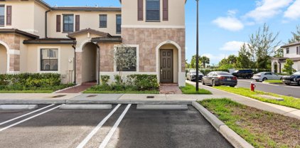 11401 W 32nd Ln Unit #11401, Hialeah