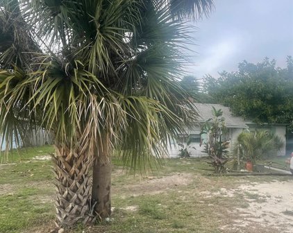 212 Due East Street, New Smyrna Beach