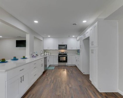 711 Allendale Drive, Hampton East