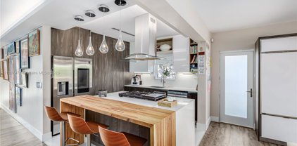 8867 Emerson Ave, Surfside
