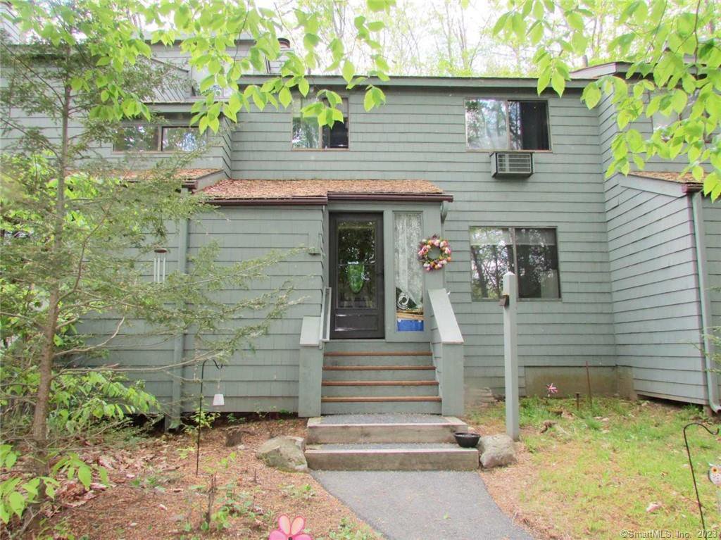 374 Trailsend Drive, Torrington, 06790