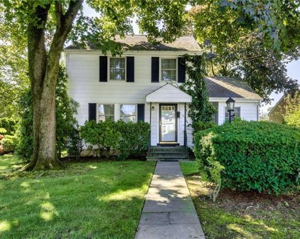 16 Winslow Circle, Tuckahoe