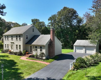 54 Old Coach Rd, Cohasset