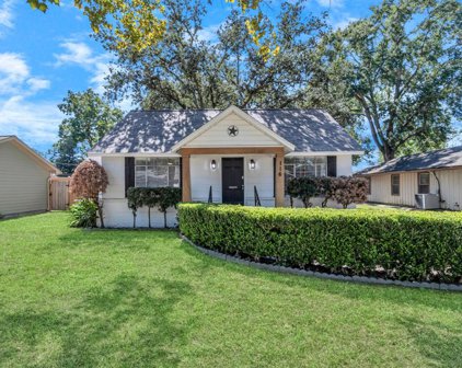 116 E Oak Street, Deer Park