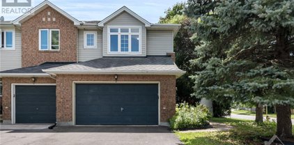 2 MILNER DOWNS Crescent, Ottawa