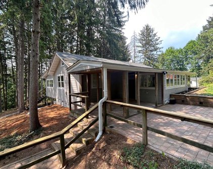 715 E Neversink Rd, Reading