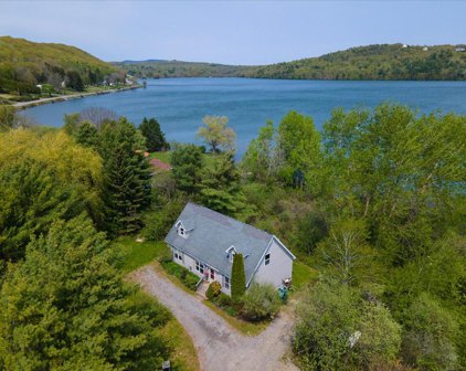 153 Lakeview Drive, Rockland