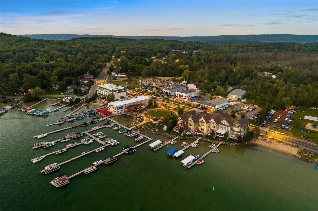 04128 N M75 Unit 1, Walloon Lake, 49796