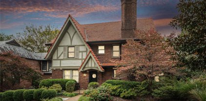 65 Ridgemoor, Clayton