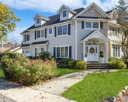 34 Greenridge Avenue, Garden City image