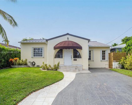 9056 Emerson Ave, Surfside
