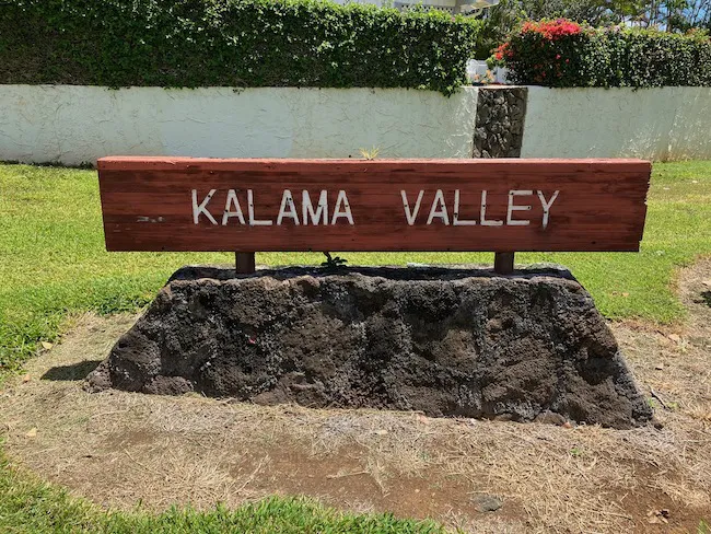 Kalama Valley Sign