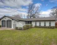1117 Oak Forest  Drive, Fort Worth image