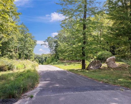 82 Indian Hill Road, Pound Ridge
