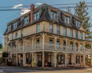 5 W Main St, Reinholds image