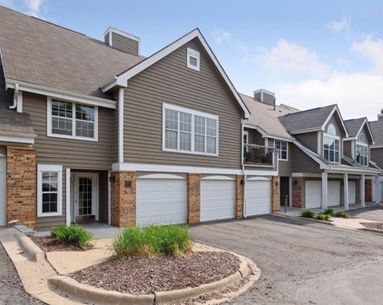 6165 Chasewood Parkway Unit #204, Minnetonka