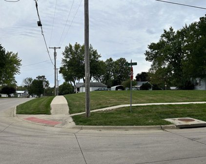 401 W Walnut, Bloomfield