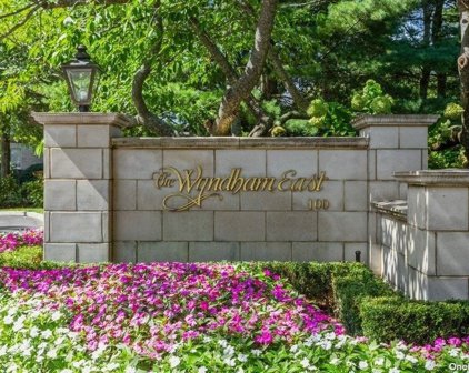 100 Hilton Avenue Unit #706, Garden City