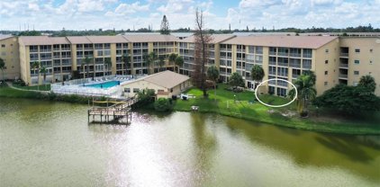 3539 Lake Bayshore Drive Unit J-110, West Bradenton