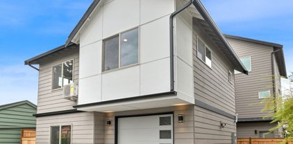 8338 27th Avenue NW Unit #C, Seattle