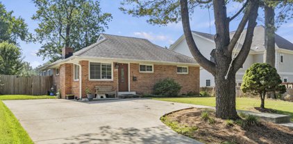 3297 Annandale Rd, Falls Church