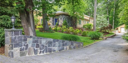 74 Whippoorwill Road E, Armonk