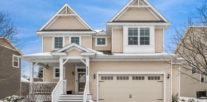 8583 Oakview Way N, Maple Grove