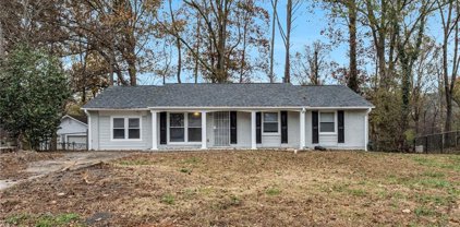 405 Wavelyn Way, Riverdale