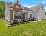 215 Southhaven  Drive, Mooresville image