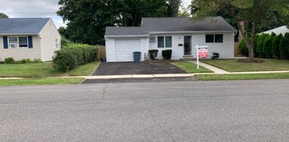 1341 Lombardy Boulevard, Bay Shore