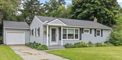 79 Cross Parkway, Burlington