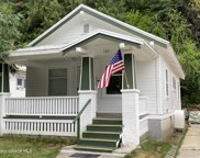 132 King, Wallace image