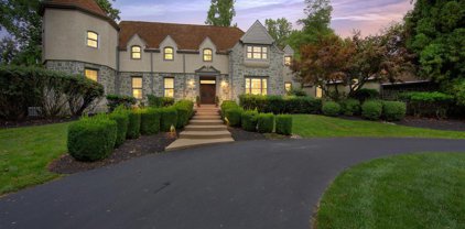 9 Sleepy Hollow Lane, Newtown Square