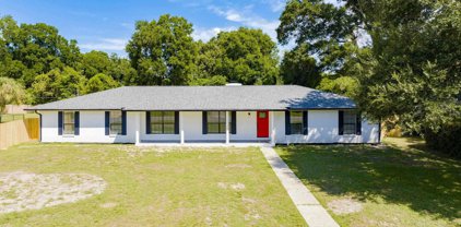424 Twin Bay Dr, Pensacola