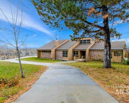 221 Crestview Drive, Nampa