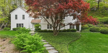 225 Honey Hollow Road, Pound Ridge