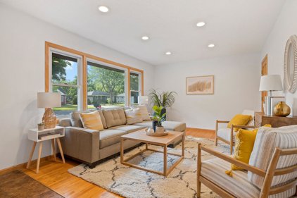 463 10th Avenue NW, New Brighton