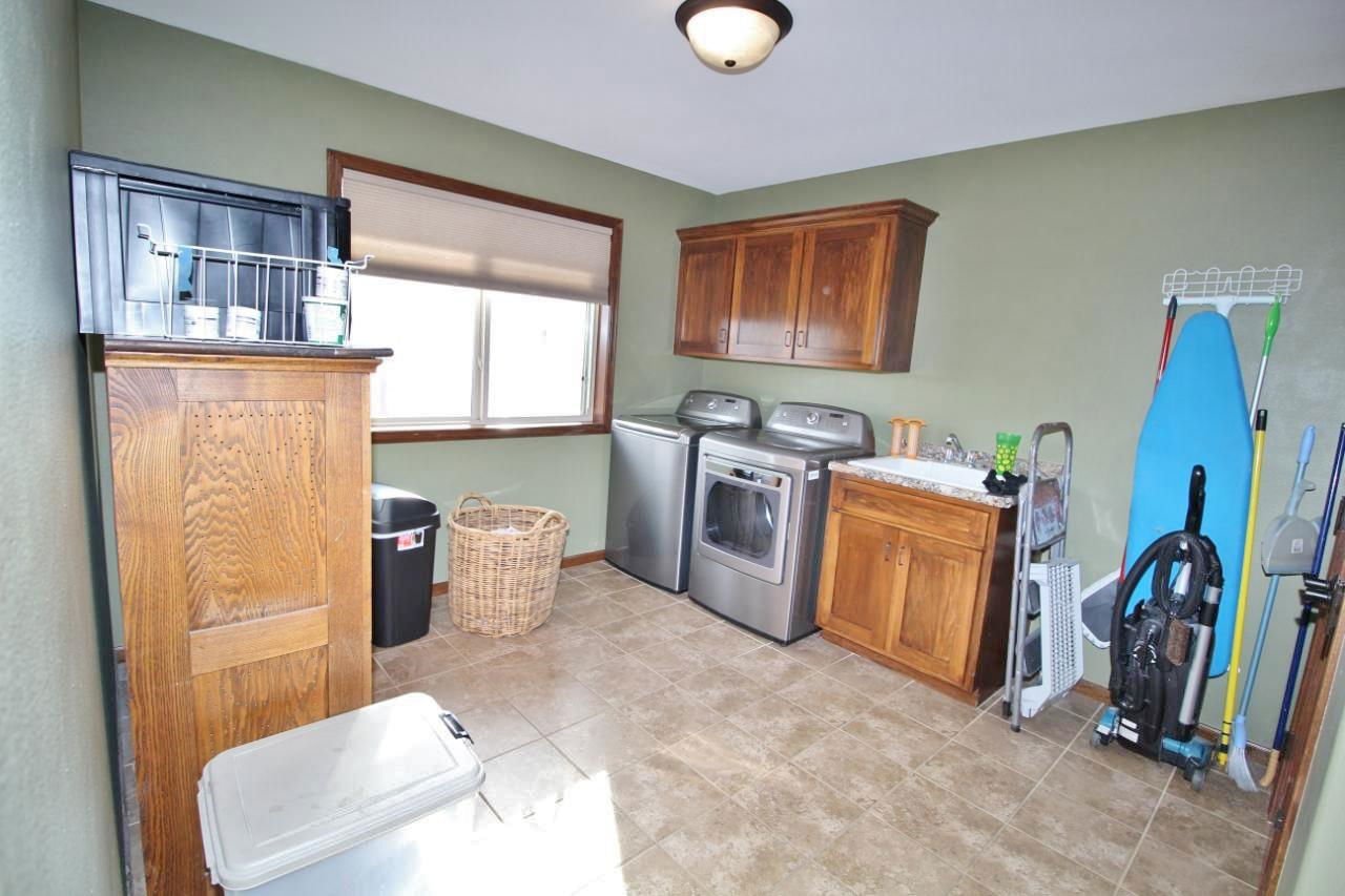 2825 Grey Eagle Pass, Minot, 58703