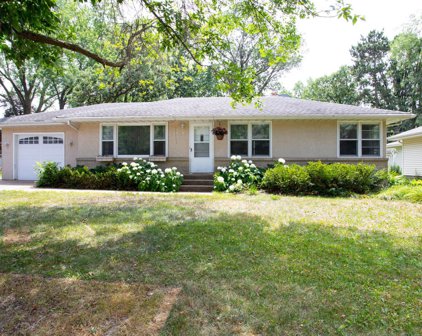 2824 Sherwood Road, Mounds View